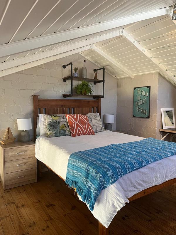 2 Bedroom Property for Sale in Vredehoek Western Cape